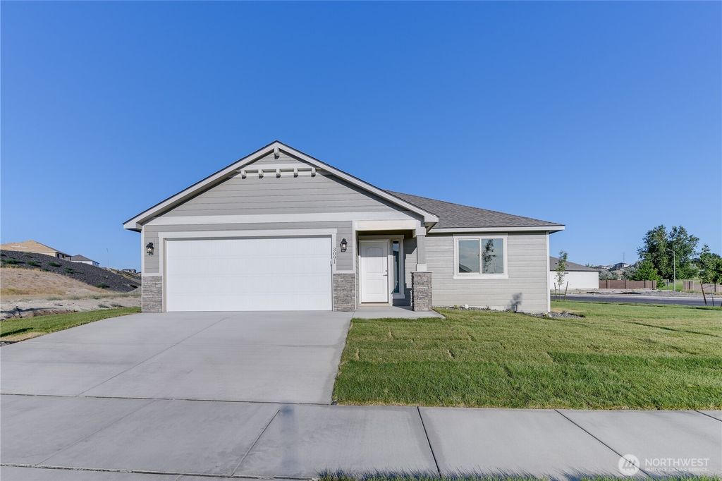 4251 W Sandy Court, Moses Lake, WA 98837