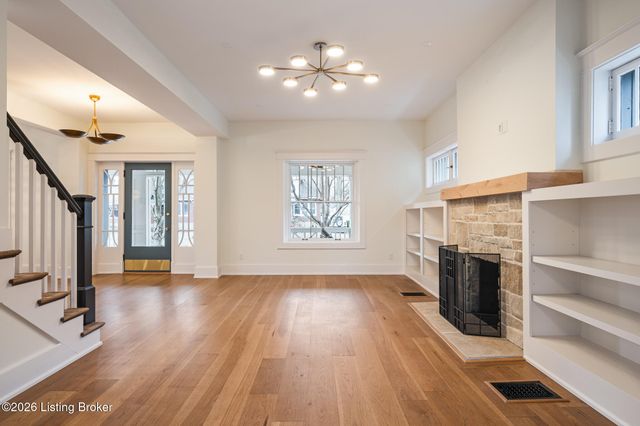 2325 Carolina Ave, Louisville, KY 40205