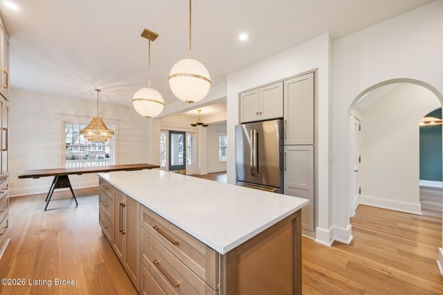 2325 Carolina Ave, Louisville, KY 40205