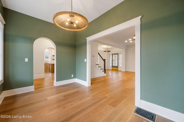 2325 Carolina Ave, Louisville, KY 40205