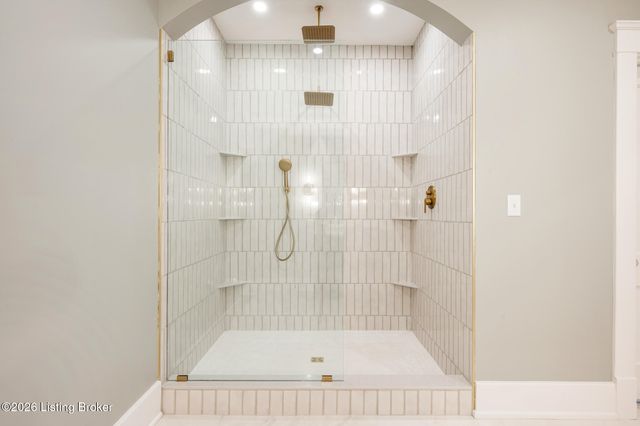 2325 Carolina Ave, Louisville, KY 40205