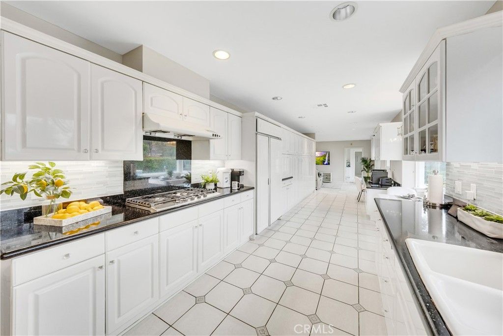 Image 16 of property listing at 2835 Devonport, San Marino, CA 91108