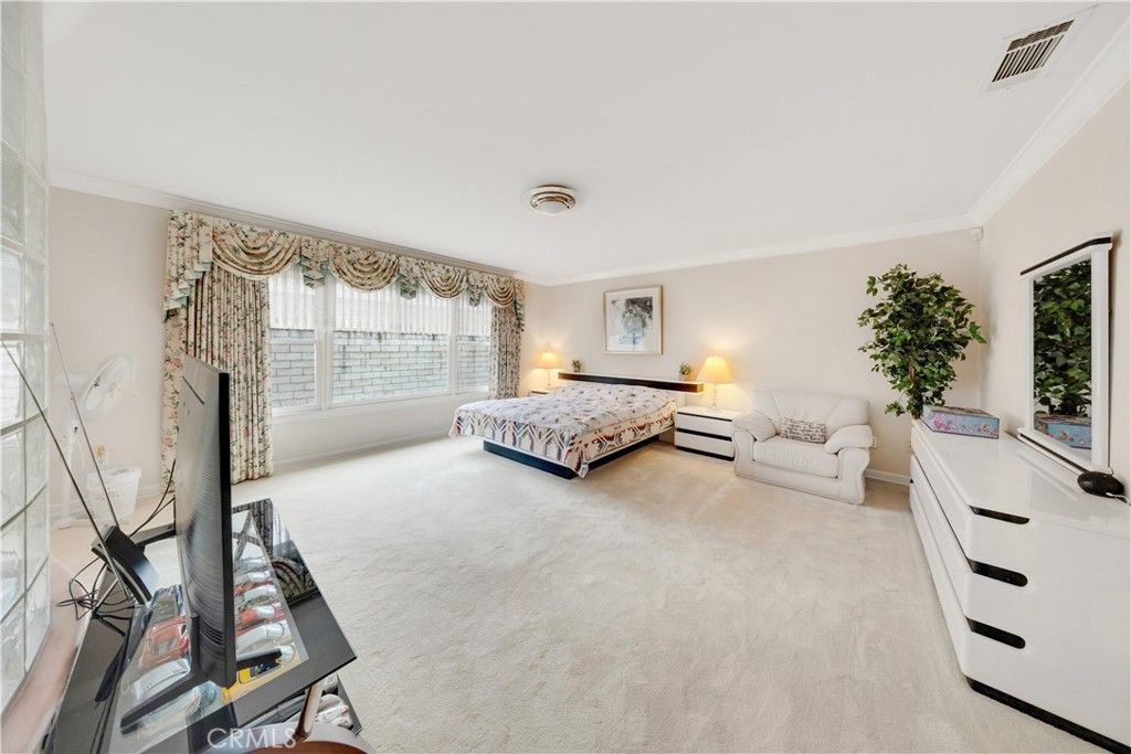Image 37 of property listing at 2835 Devonport, San Marino, CA 91108