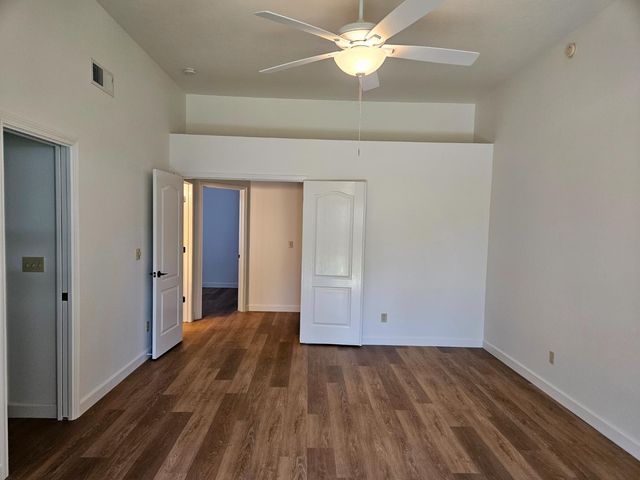 2420 Oakbrook Dr, Yuba City, CA 95993