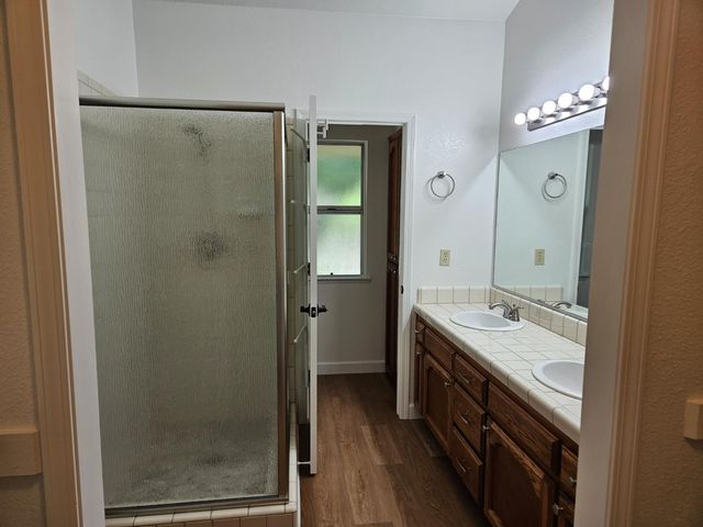 2420 Oakbrook Dr, Yuba City, CA 95993