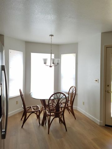 2420 Oakbrook Dr, Yuba City, CA 95993