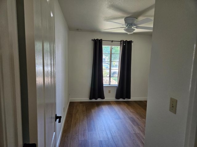 2420 Oakbrook Dr, Yuba City, CA 95993