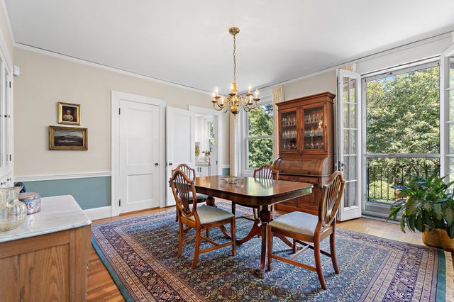 8 Oakmount Circle, Lexington, MA 02420