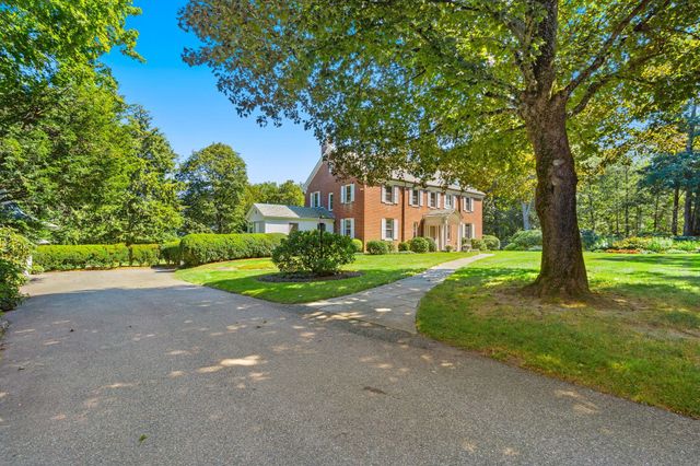 8 Oakmount Circle, Lexington, MA 02420