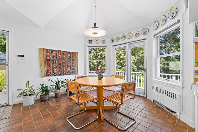 8 Oakmount Circle, Lexington, MA 02420