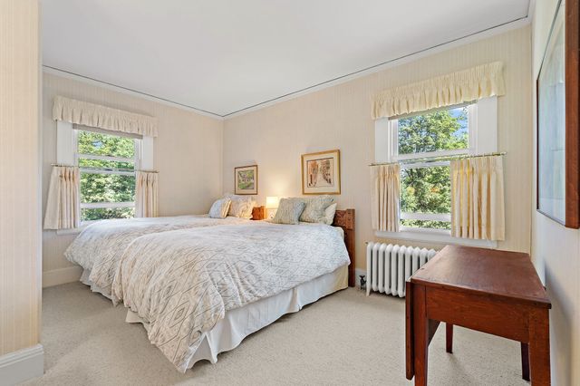 8 Oakmount Circle, Lexington, MA 02420