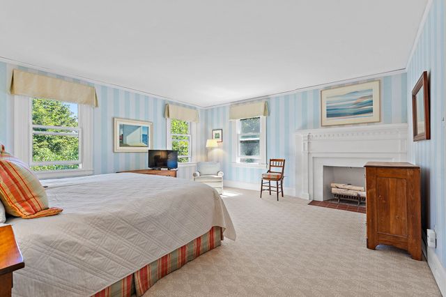 8 Oakmount Circle, Lexington, MA 02420