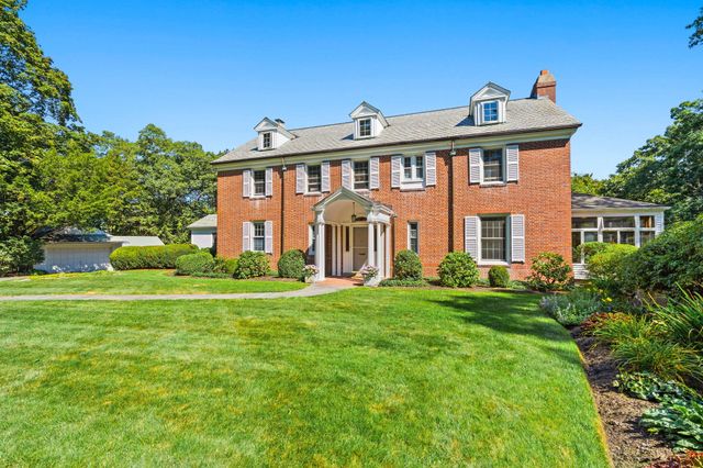 8 Oakmount Circle, Lexington, MA 02420