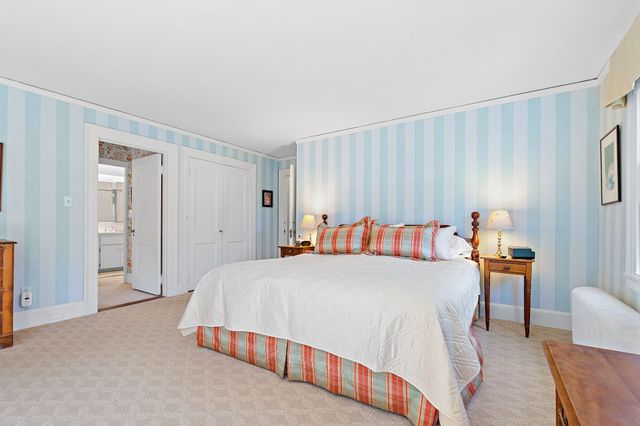 8 Oakmount Circle, Lexington, MA 02420