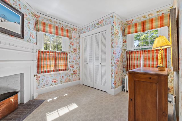 8 Oakmount Circle, Lexington, MA 02420