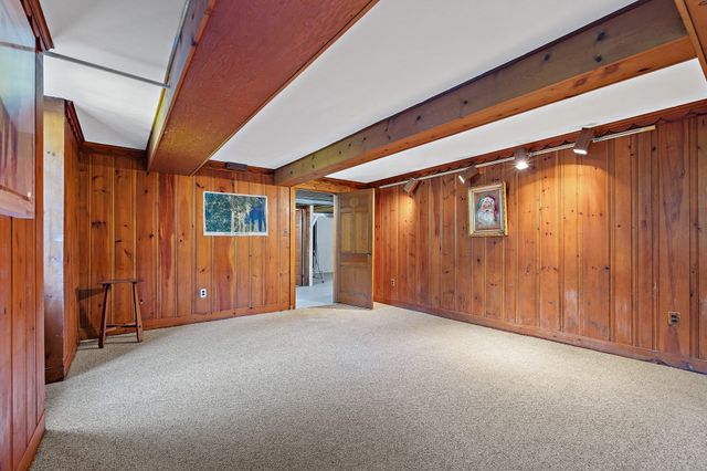 8 Oakmount Circle, Lexington, MA 02420