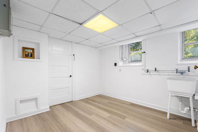 8 Oakmount Circle, Lexington, MA 02420