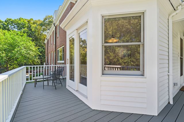 8 Oakmount Circle, Lexington, MA 02420