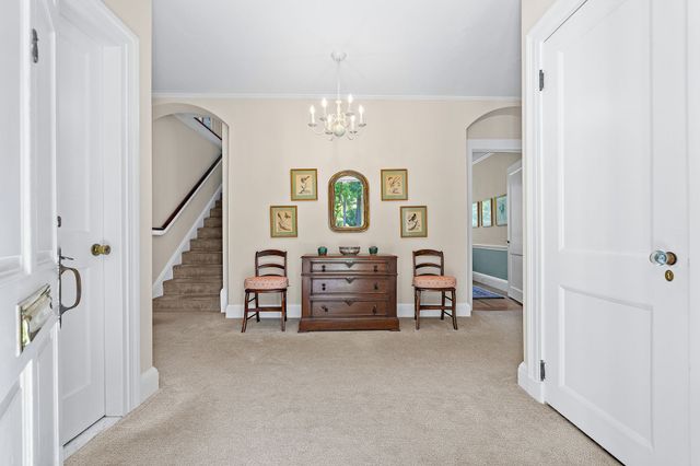 8 Oakmount Circle, Lexington, MA 02420