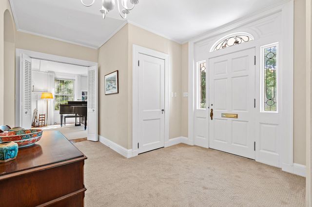 8 Oakmount Circle, Lexington, MA 02420