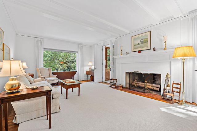 8 Oakmount Circle, Lexington, MA 02420