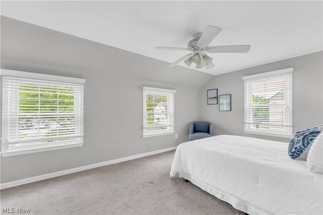 1547 Commodore Road, Lyndhurst, OH 44124