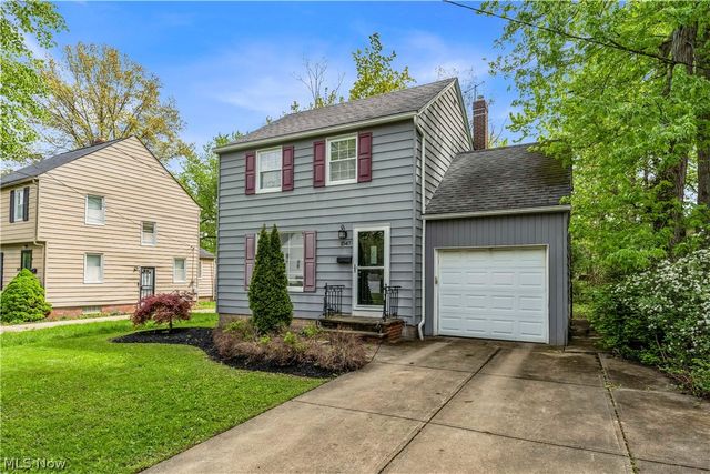 1547 Commodore Road, Lyndhurst, OH 44124
