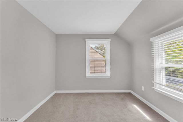 1547 Commodore Road, Lyndhurst, OH 44124