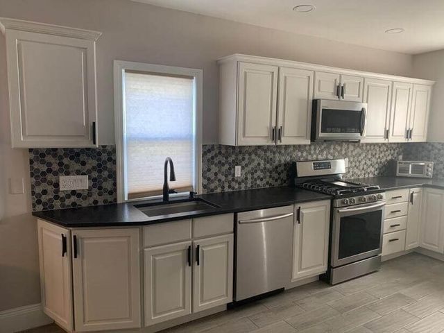 348 School Street 348, Watertown, MA 02472