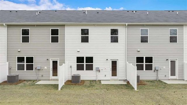 212 Kenmore Circle, Perry, GA 31069
