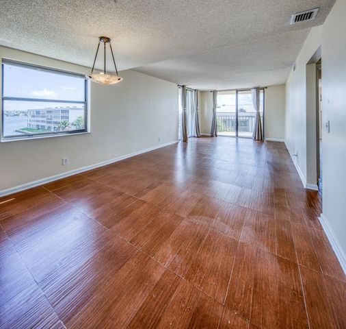 890 Federal Highway 412, Lantana, FL 33462