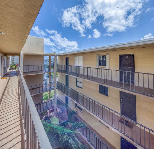 890 Federal Highway 412, Lantana, FL 33462