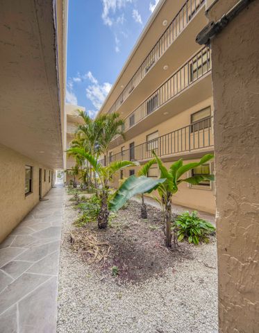 890 Federal Highway 412, Lantana, FL 33462