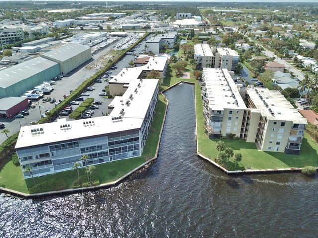 890 Federal Highway 412, Lantana, FL 33462