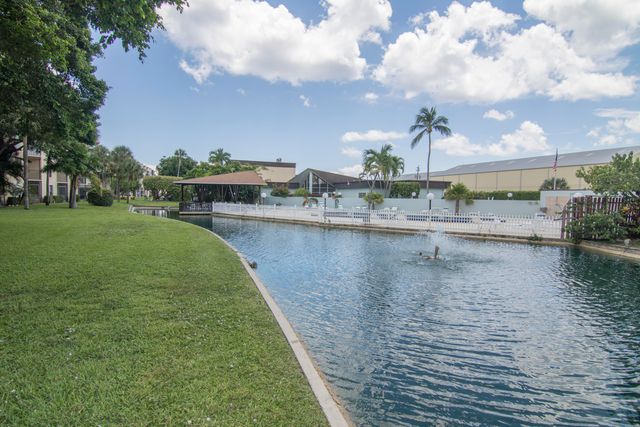 890 Federal Highway 412, Lantana, FL 33462