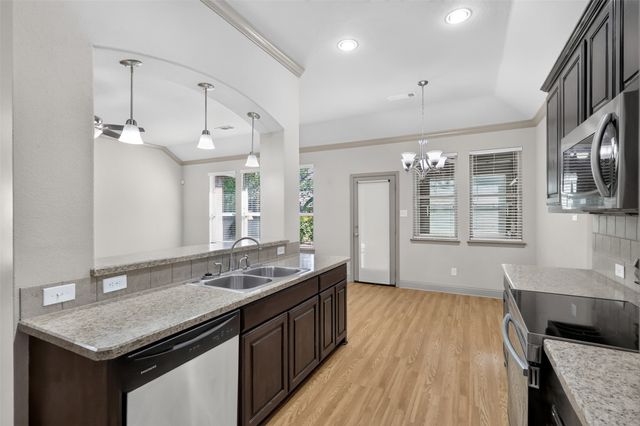 204 Saxon Street, Waxahachie, TX 75165