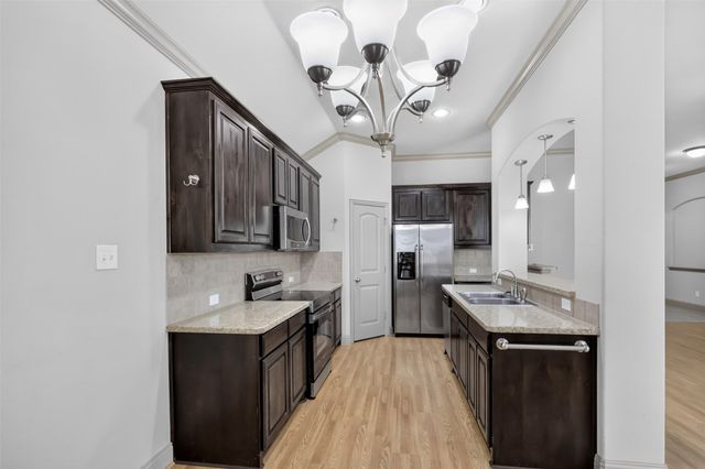 204 Saxon Street, Waxahachie, TX 75165
