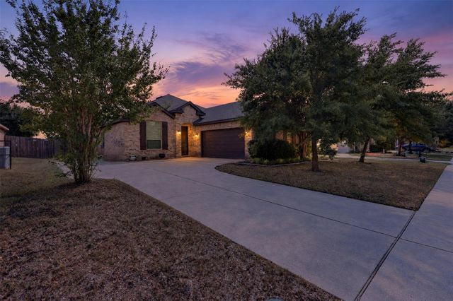 204 Saxon Street, Waxahachie, TX 75165
