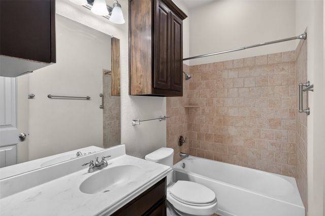 204 Saxon Street, Waxahachie, TX 75165