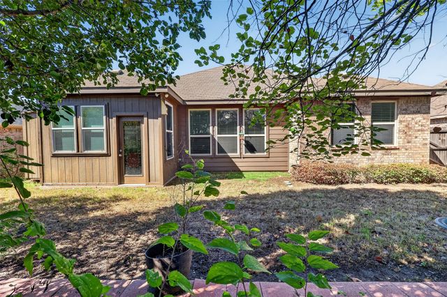 204 Saxon Street, Waxahachie, TX 75165