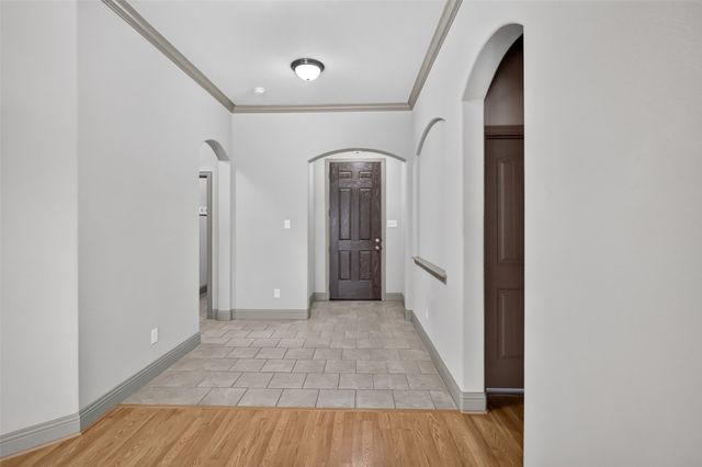 204 Saxon Street, Waxahachie, TX 75165