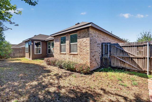 204 Saxon Street, Waxahachie, TX 75165