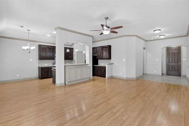 204 Saxon Street, Waxahachie, TX 75165