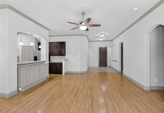 204 Saxon Street, Waxahachie, TX 75165