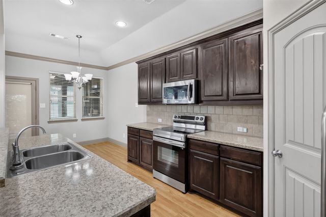 204 Saxon Street, Waxahachie, TX 75165