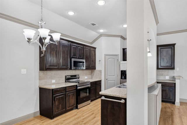 204 Saxon Street, Waxahachie, TX 75165