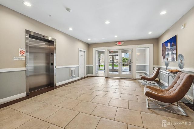 347 Pond Lane, Piscataway, NJ 08854
