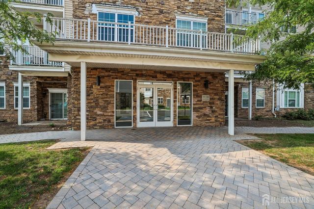 347 Pond Lane, Piscataway, NJ 08854