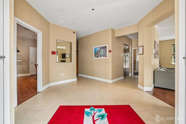 347 Pond Lane, Piscataway, NJ 08854