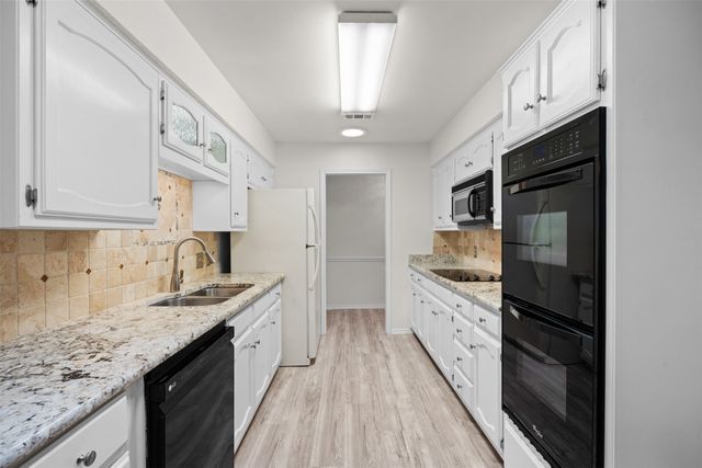 1409 Circle Lane, Bedford, TX 76022